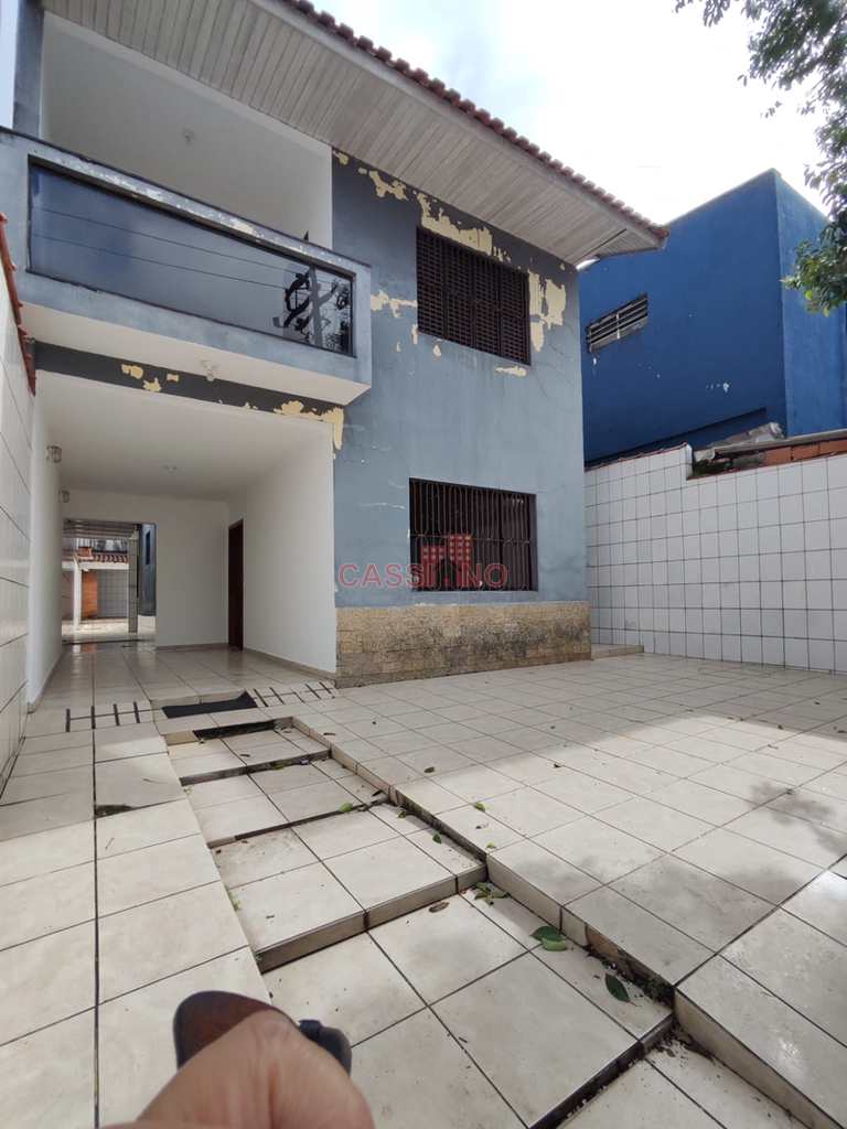 Sobrado em Cubatão, no bairro Vila Nova