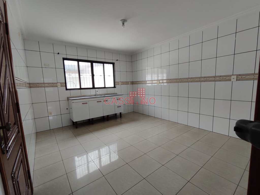 Sobrado em Cubatão, no bairro Vila Nova