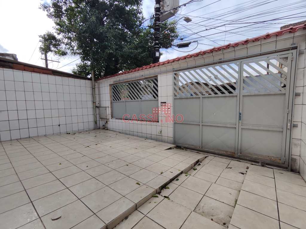 Sobrado em Cubatão, no bairro Vila Nova