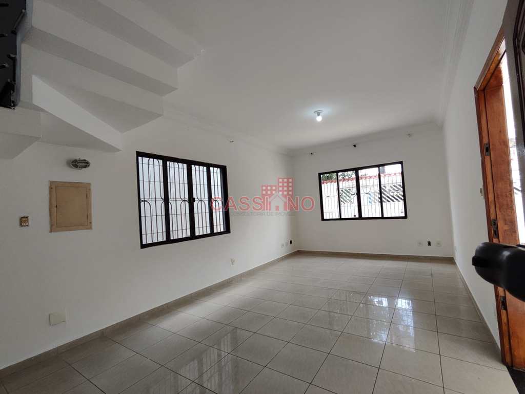 Sobrado em Cubatão, no bairro Vila Nova