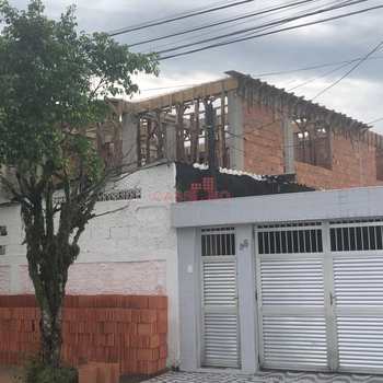 Sobrado em São Vicente, bairro Parque São Vicente