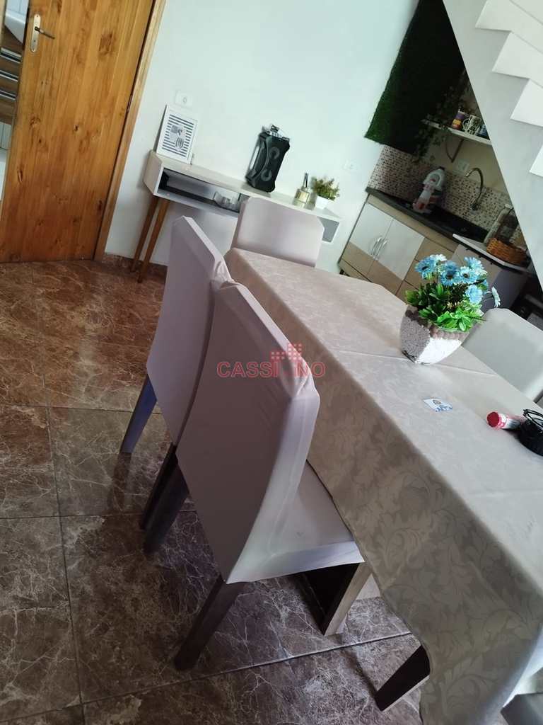 Casa em Cubatão, no bairro Vila São José