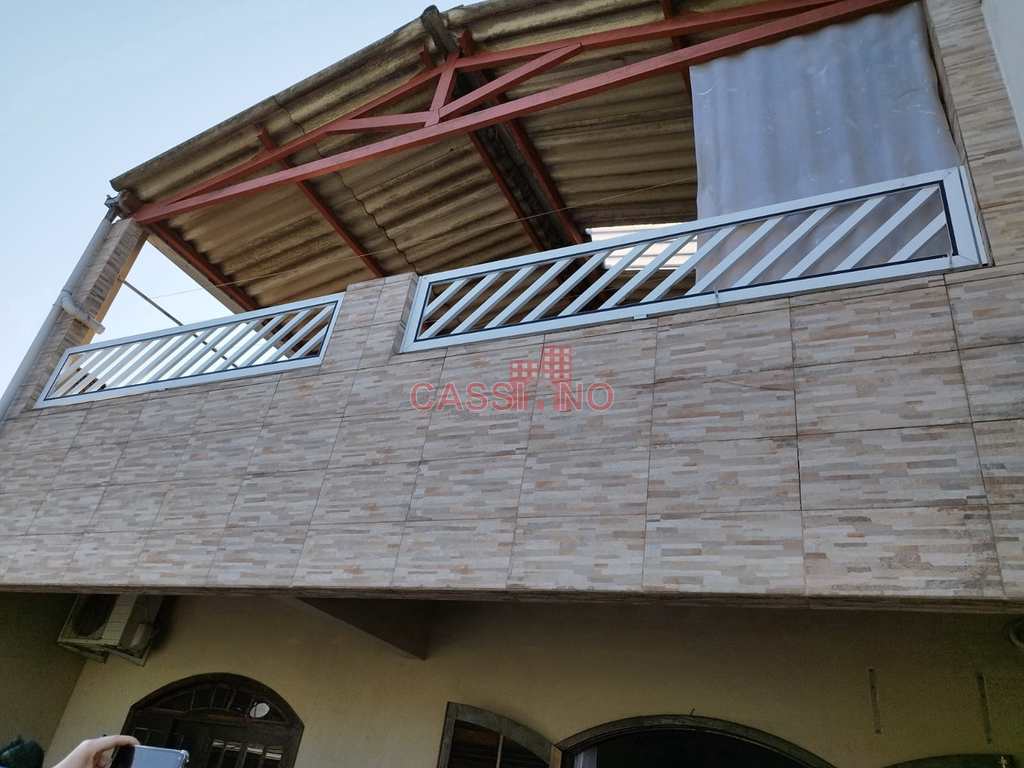 Casa em Cubatão, no bairro Vila São José