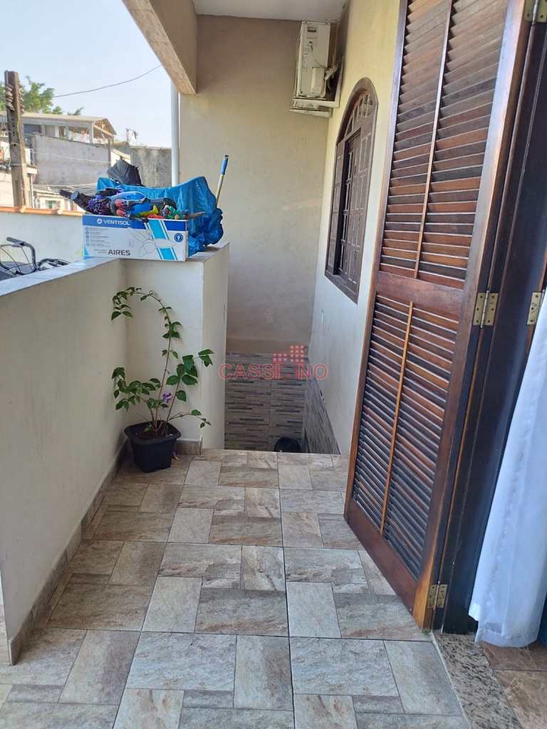 Casa em Cubatão, no bairro Vila São José