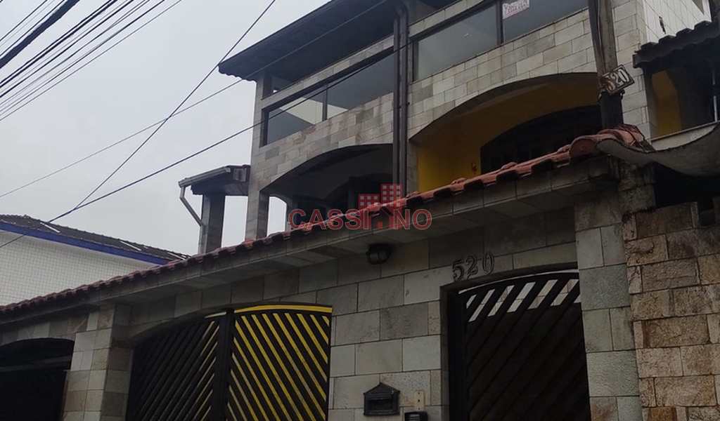 Sobrado em Cubatão, bairro Vila Nova