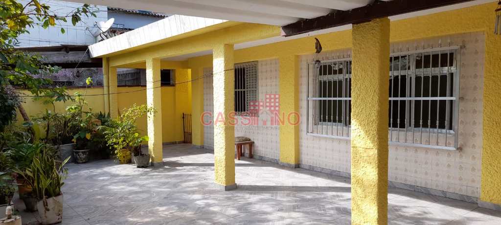Casa em Praia Grande, no bairro Nova Mirim