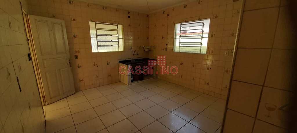 Casa em Praia Grande, no bairro Nova Mirim