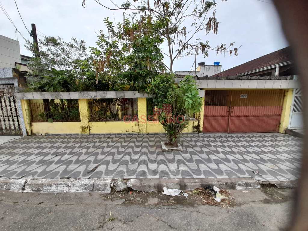 Casa em Praia Grande, no bairro Nova Mirim