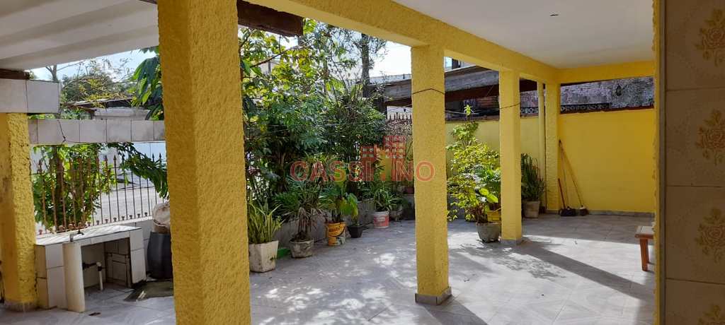 Casa em Praia Grande, no bairro Nova Mirim