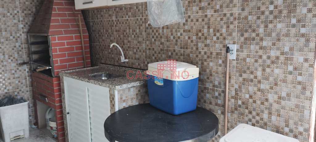Sobrado em Cubatão, no bairro Vale Verde