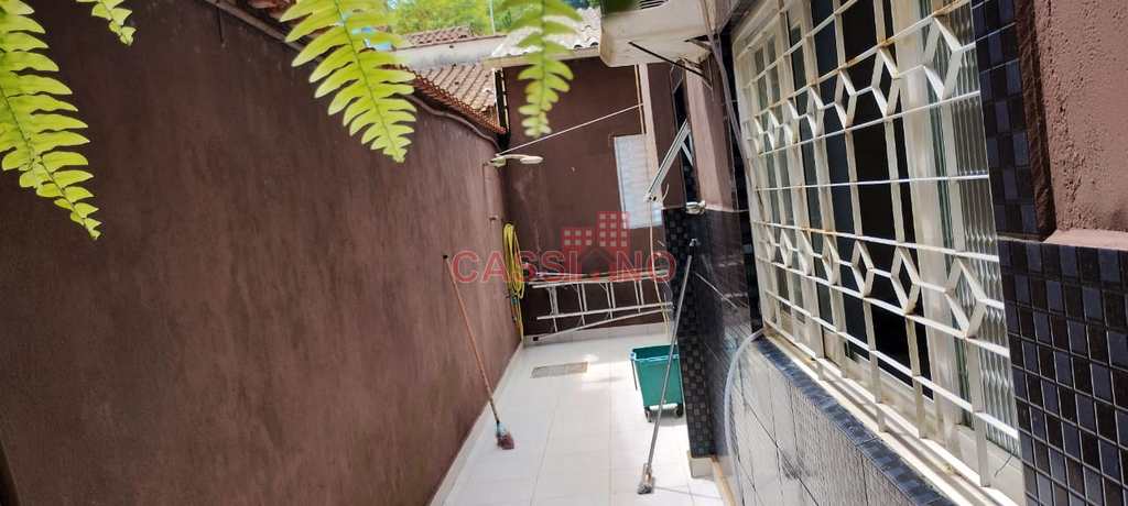 Sobrado em Cubatão, no bairro Vale Verde