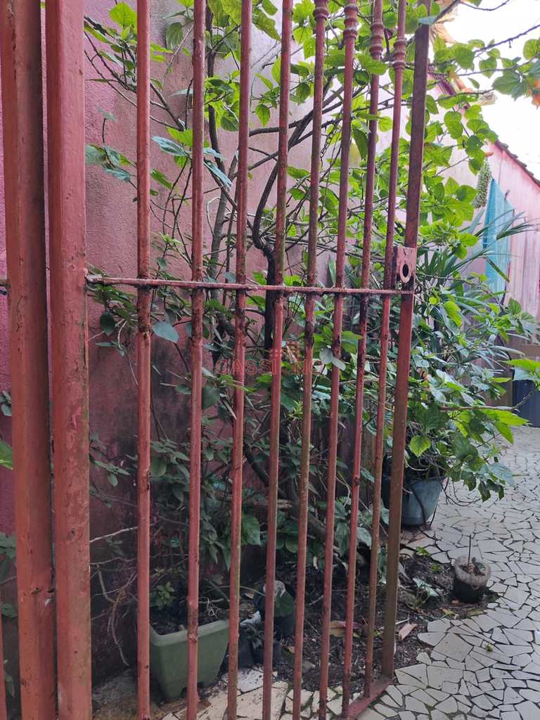 Casa em Cubatão, no bairro Padre Manoel da Nóbrega
