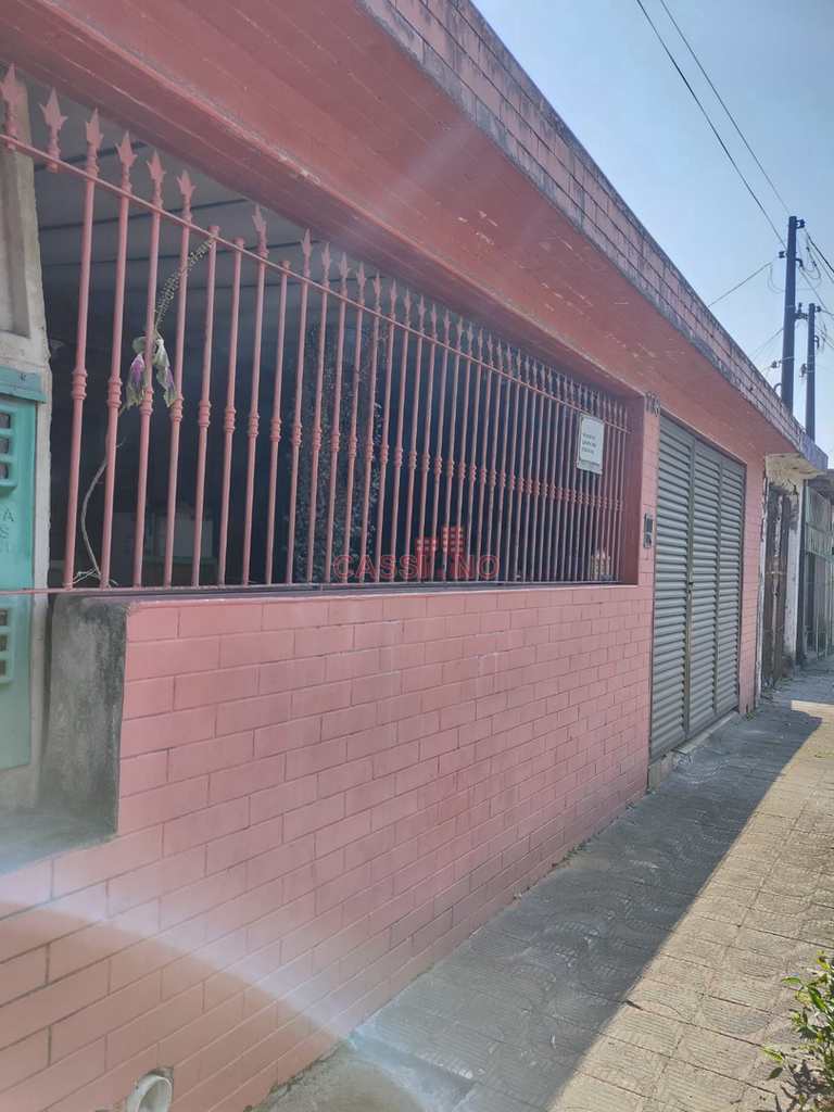 Casa em Cubatão, no bairro Padre Manoel da Nóbrega