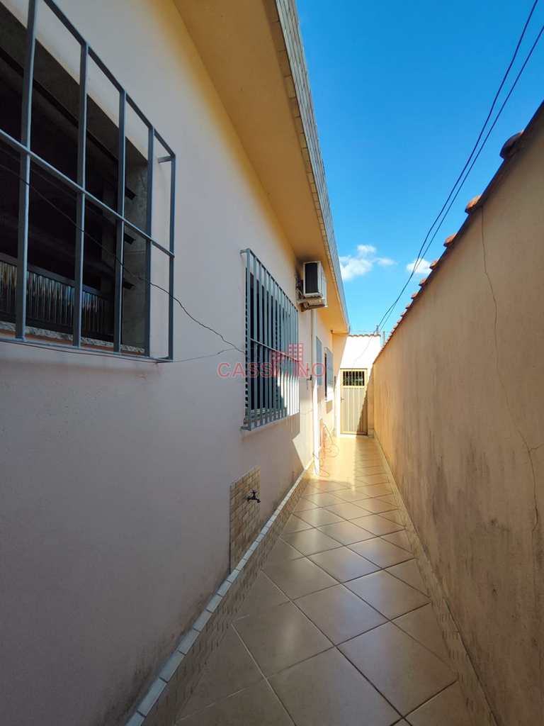 Casa em Cubatão, no bairro Vila Nova