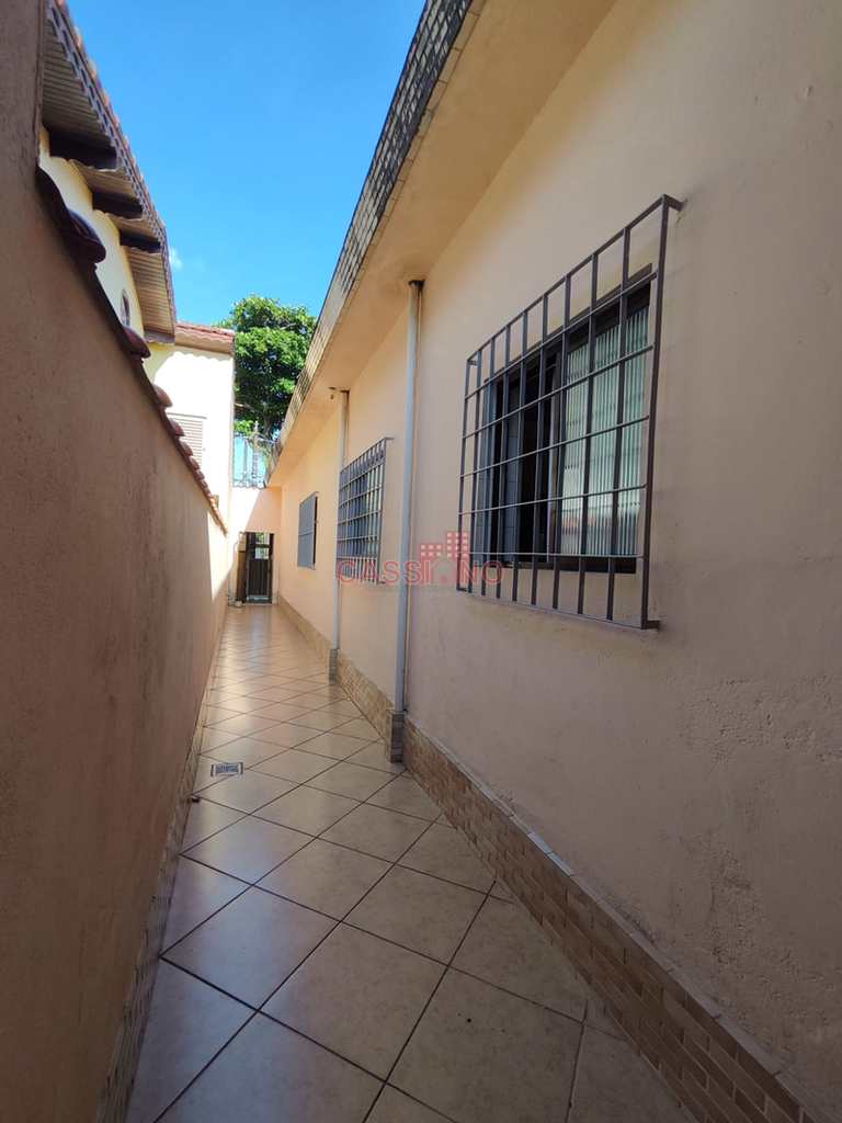 Casa em Cubatão, no bairro Vila Nova