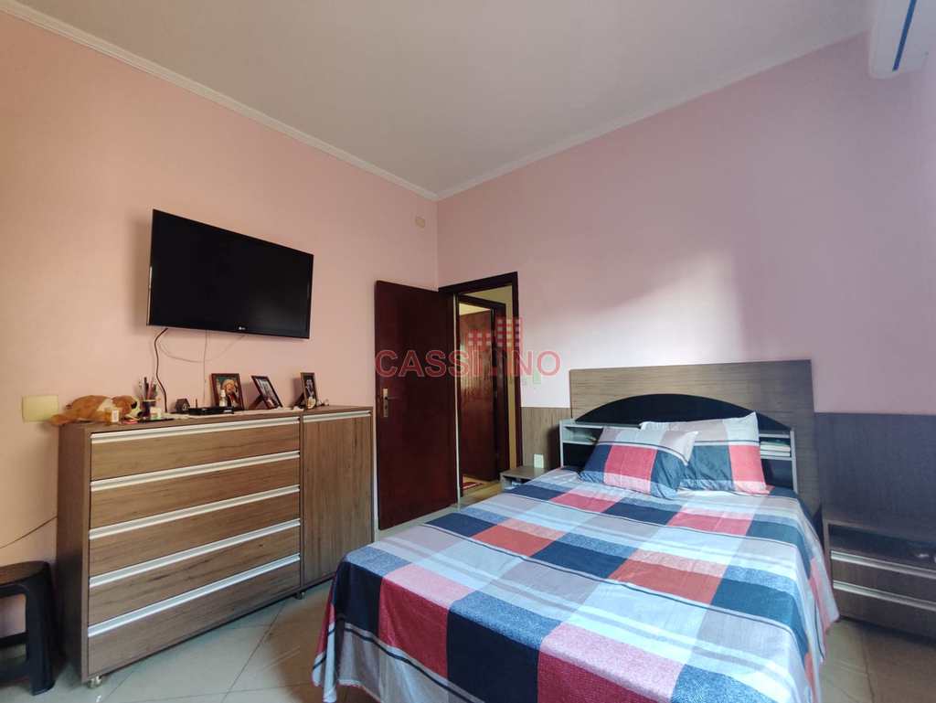 Casa em Cubatão, no bairro Vila Nova
