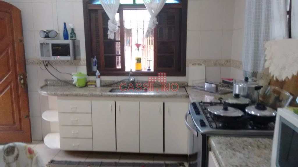 Sobrado em Cubatão, no bairro Parque São Luis