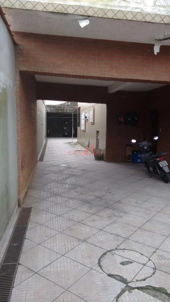 Sobrado em Cubatão, no bairro Parque São Luis