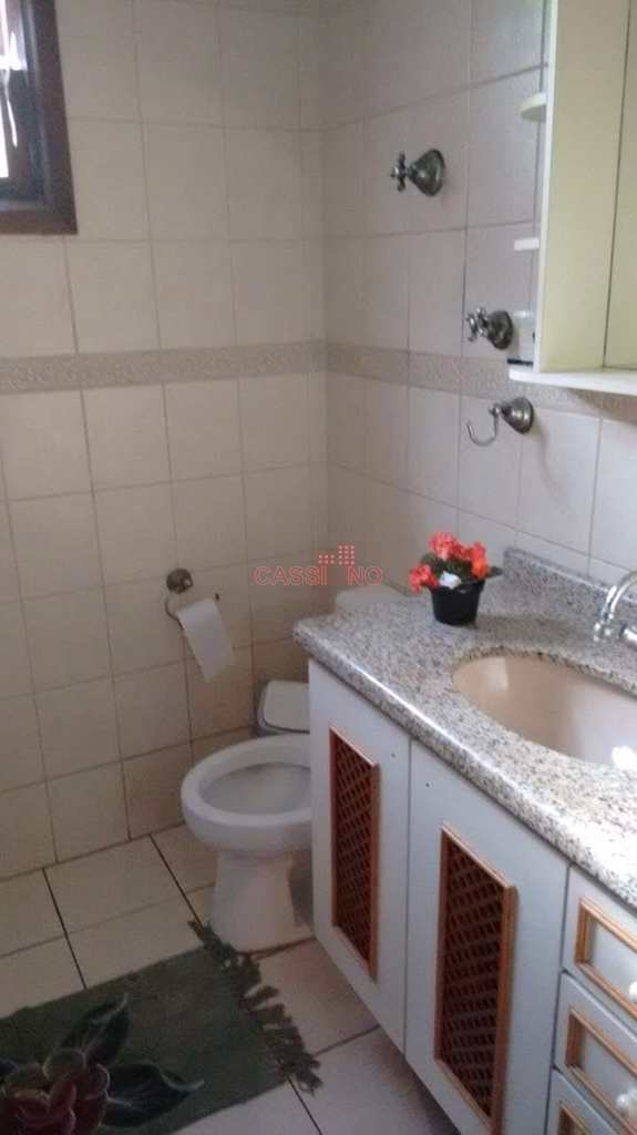 Sobrado em Cubatão, no bairro Parque São Luis