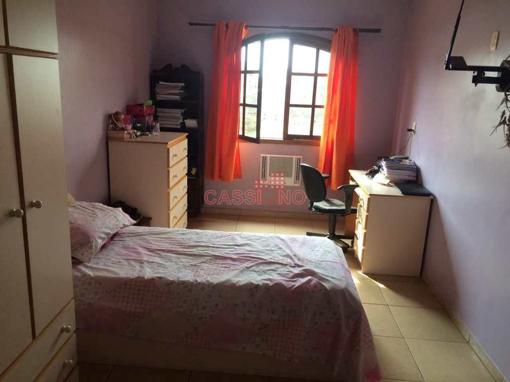 Sobrado em Cubatão, no bairro Parque São Luis