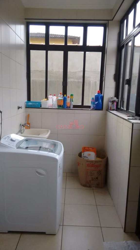 Sobrado em Cubatão, no bairro Parque São Luis