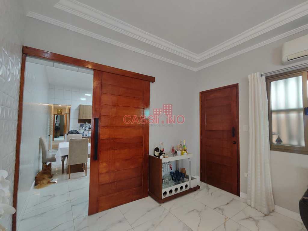 Casa em Cubatão, no bairro Vila Nova