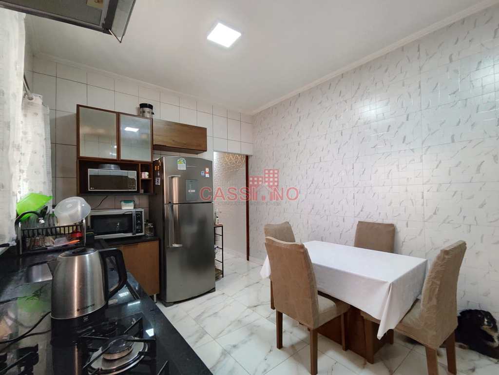 Casa em Cubatão, no bairro Vila Nova