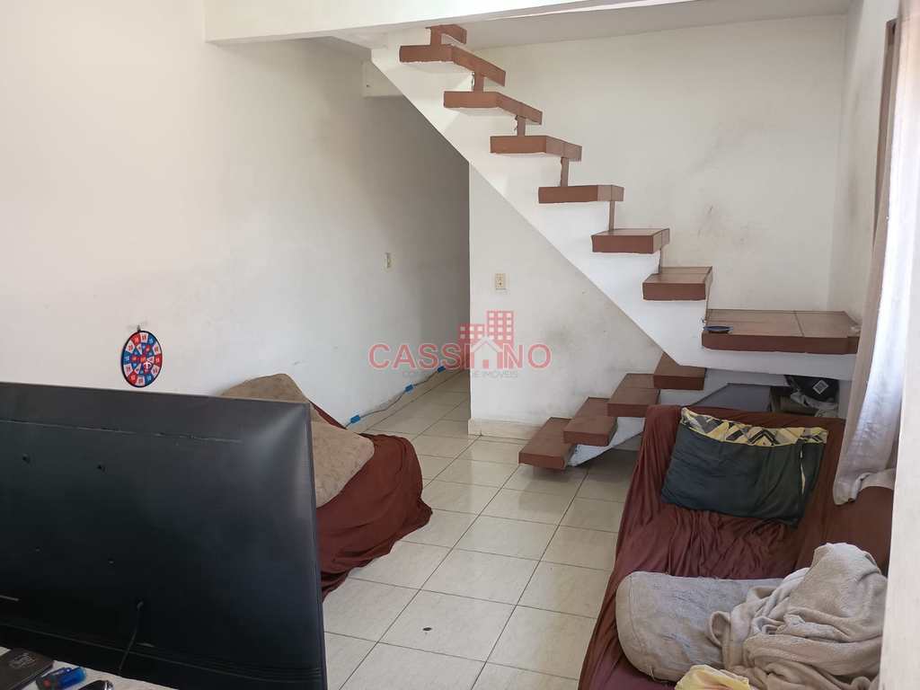 Casa em Cubatão, no bairro Jardim Casqueiro