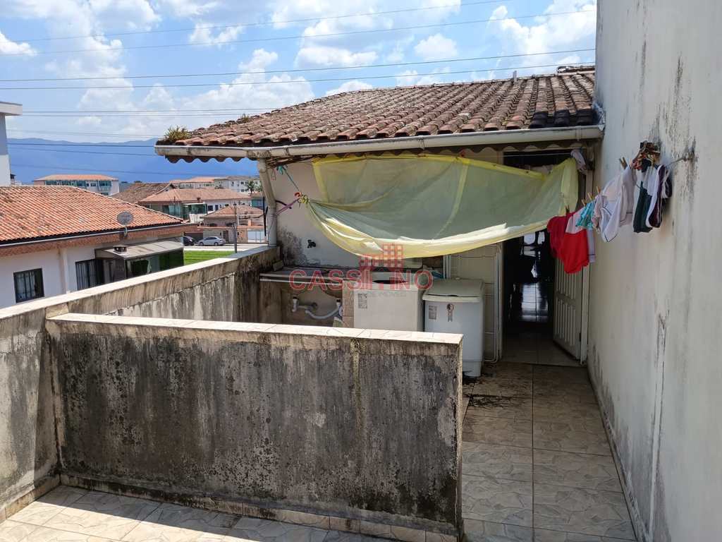 Casa em Cubatão, no bairro Jardim Casqueiro