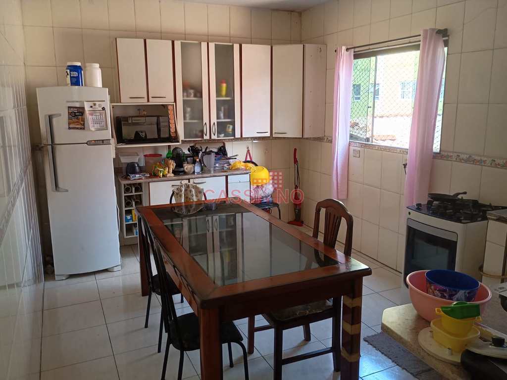 Casa em Cubatão, no bairro Jardim Casqueiro