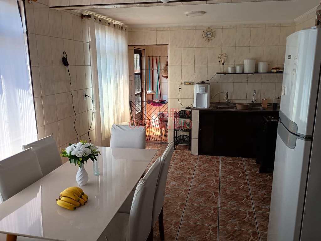 Sobrado em Cubatão, no bairro Vila Nova