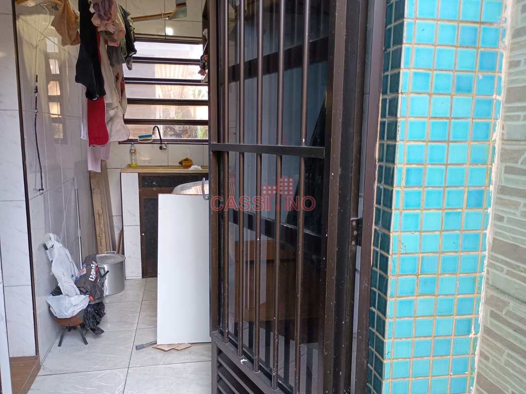 Sobrado em Cubatão, no bairro Vila Nova