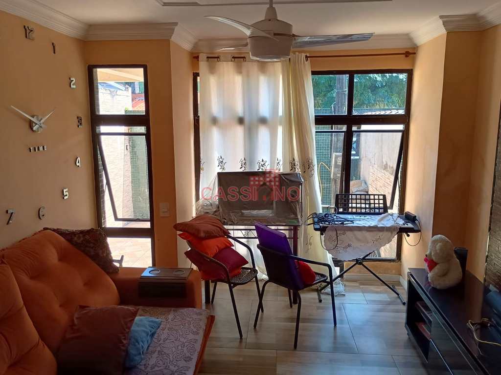 Sobrado em Cubatão, no bairro Vila Nova