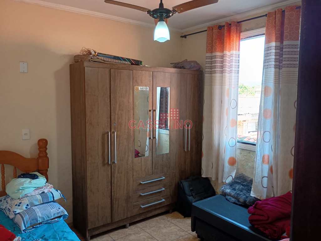 Sobrado em Cubatão, no bairro Vila Nova