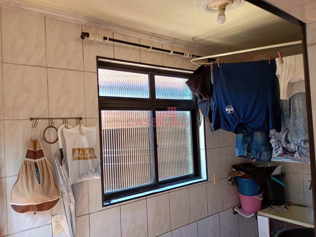 Sobrado em Cubatão, no bairro Vila Nova