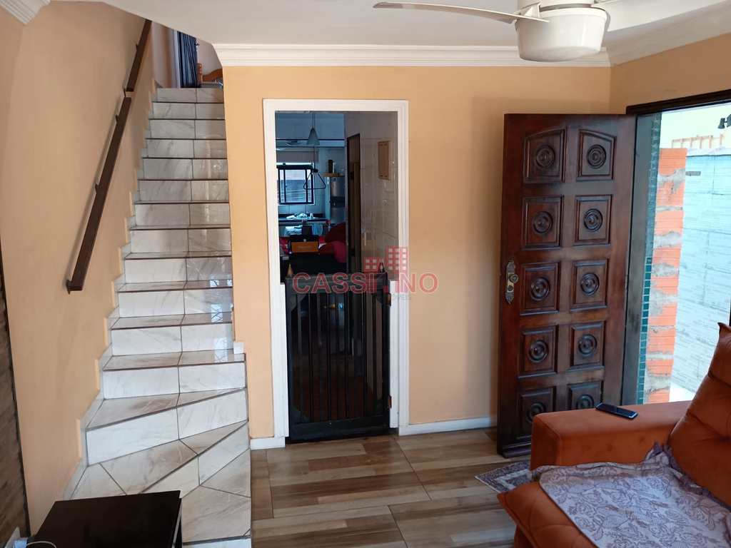 Sobrado em Cubatão, no bairro Vila Nova