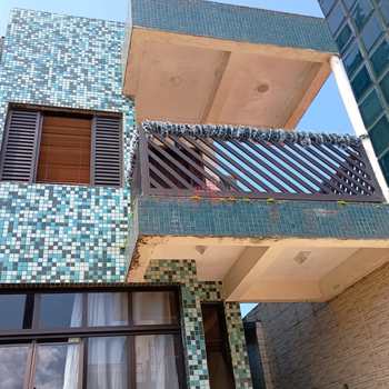 Sobrado em Cubatão, bairro Vila Nova