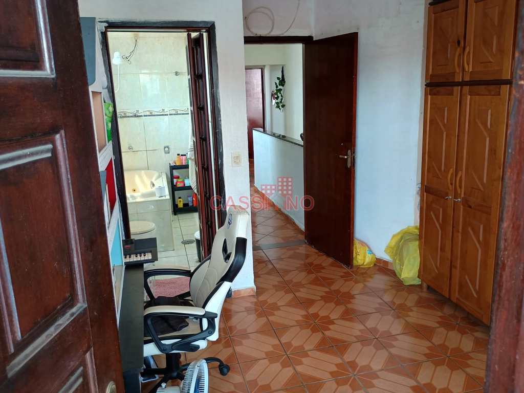 Sobrado em Cubatão, no bairro Vila Nova