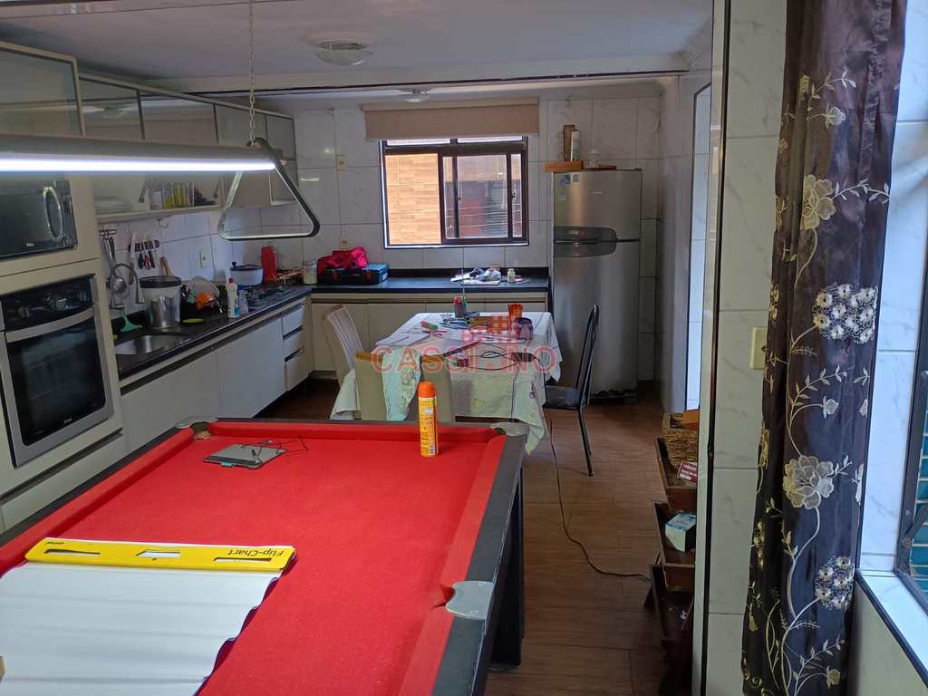 Sobrado em Cubatão, no bairro Vila Nova