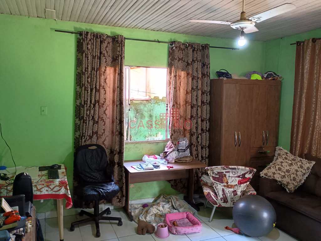 Sobrado em Cubatão, no bairro Vila Nova