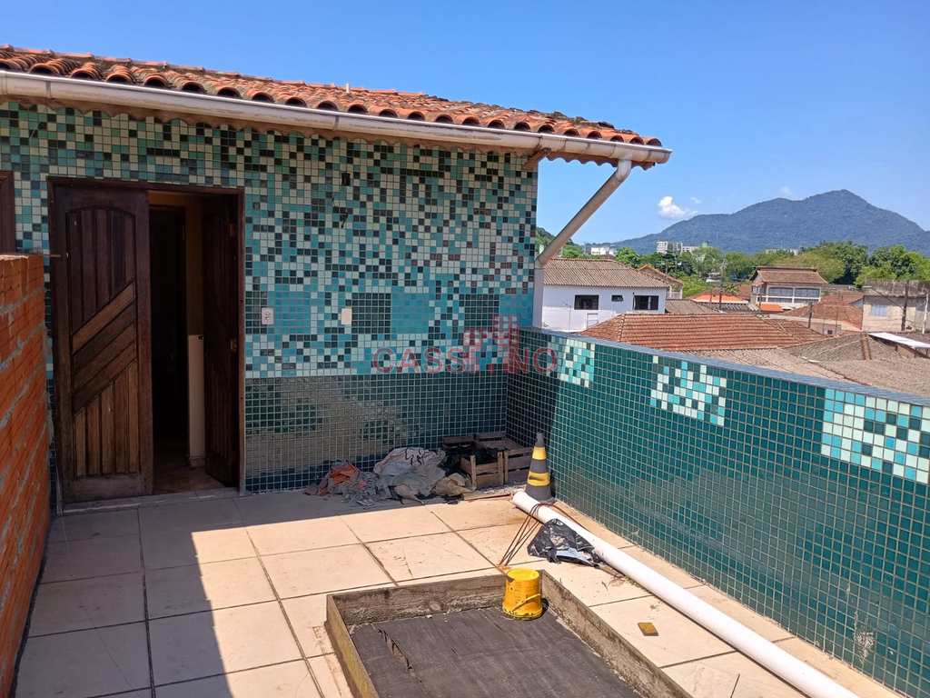 Sobrado em Cubatão, no bairro Vila Nova