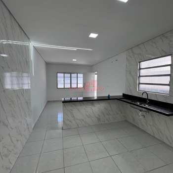 Casa em Praia Grande, bairro Canto do Forte