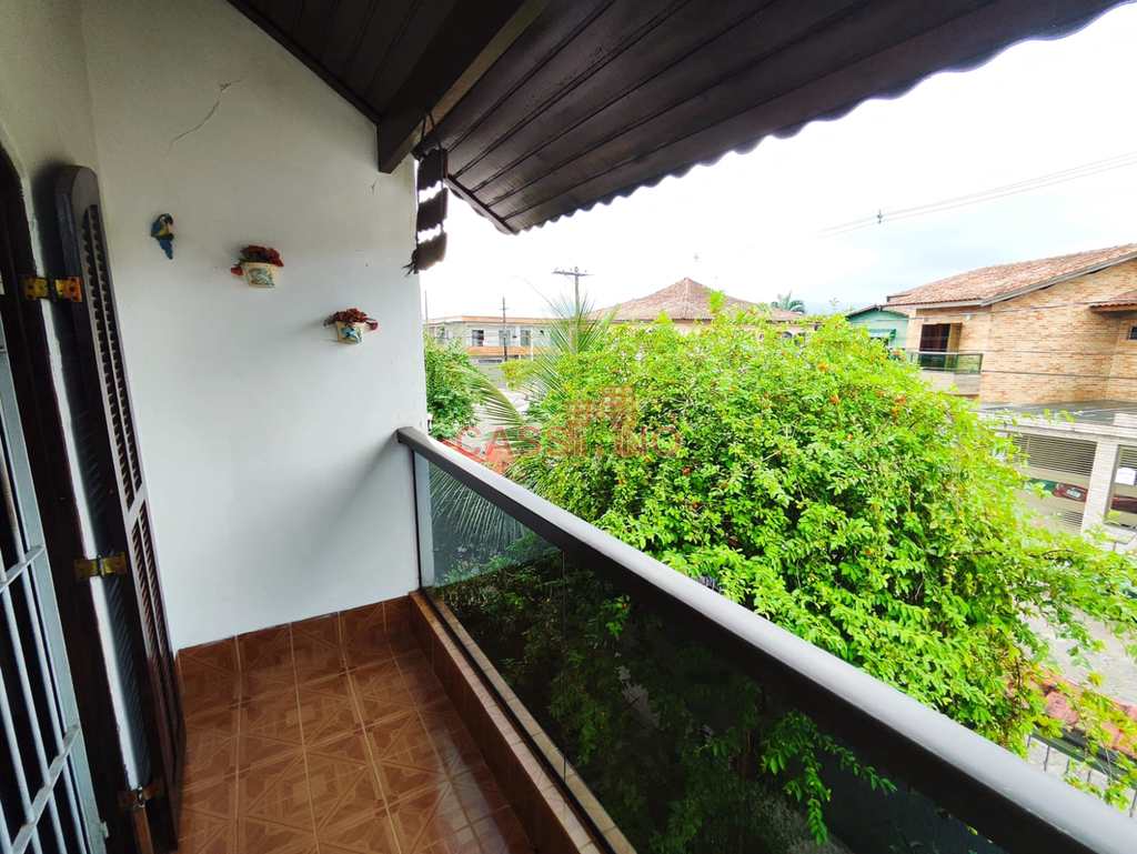 Sobrado em Cubatão, no bairro Vila Ponte Nova