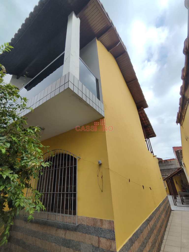 Sobrado em Cubatão, no bairro Vila Ponte Nova