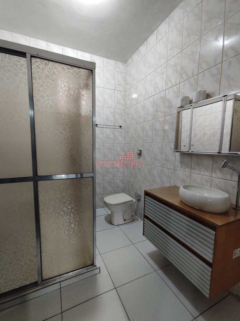 Sobrado em Cubatão, no bairro Vila Ponte Nova