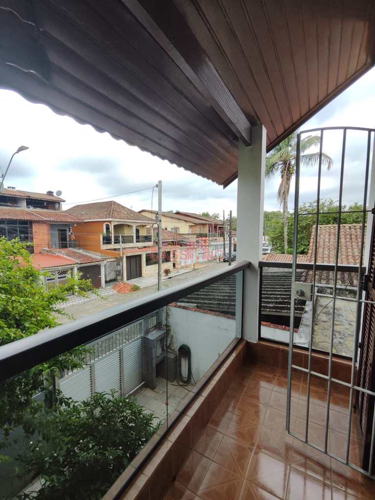 Sobrado em Cubatão, no bairro Vila Ponte Nova