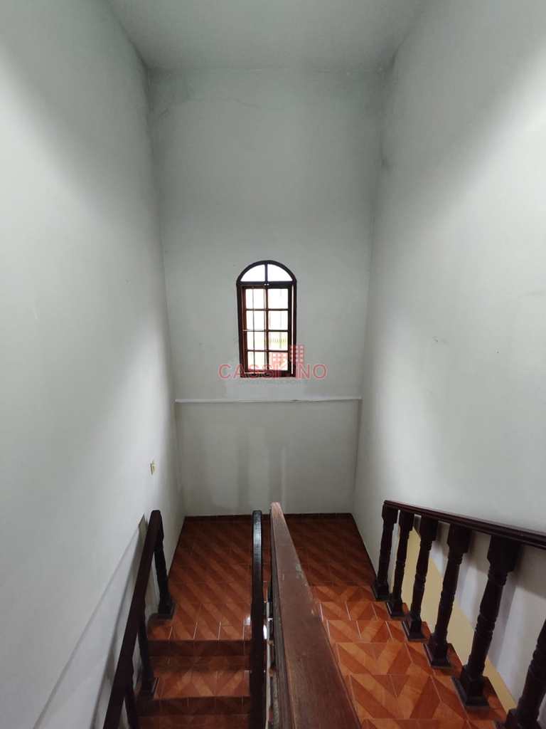 Sobrado em Cubatão, no bairro Vila Ponte Nova