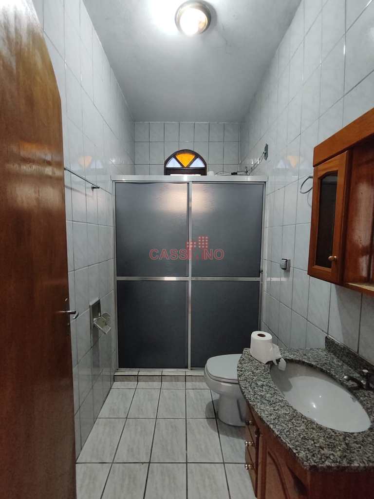 Sobrado em Cubatão, no bairro Vila Ponte Nova