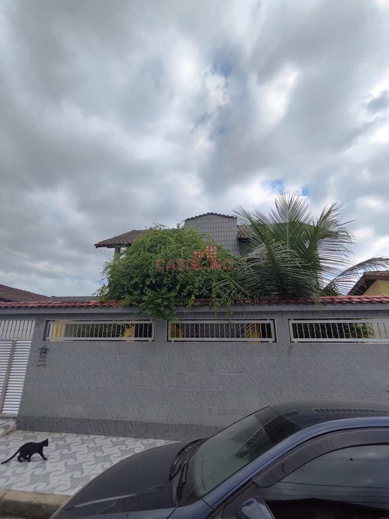 Sobrado em Cubatão, no bairro Vila Ponte Nova