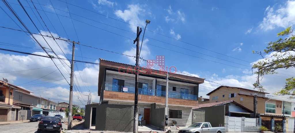 Sobrado em Cubatão, no bairro Vila Ponte Nova